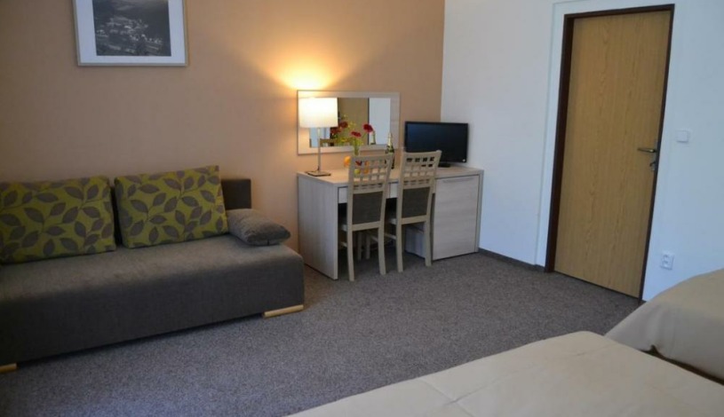 Wellness hotel Sauna Malá Morávka - Dvoulůžkový pokoj Klasik s přistýlkami, Třílůžkový pokoj Klasik s přistýlkami